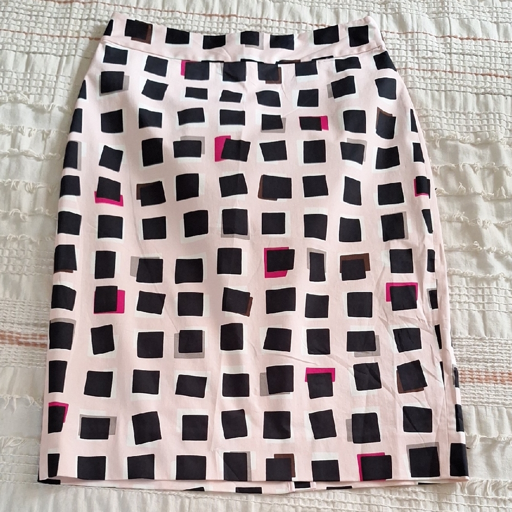 Kate Spade Abstract Sweets Elegant Black and Pink Pencil Skirt With Slit